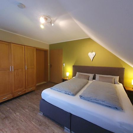 Lindner Ferienwohnungen Und Doppelzimmer Fichtelberg Luaran gambar
