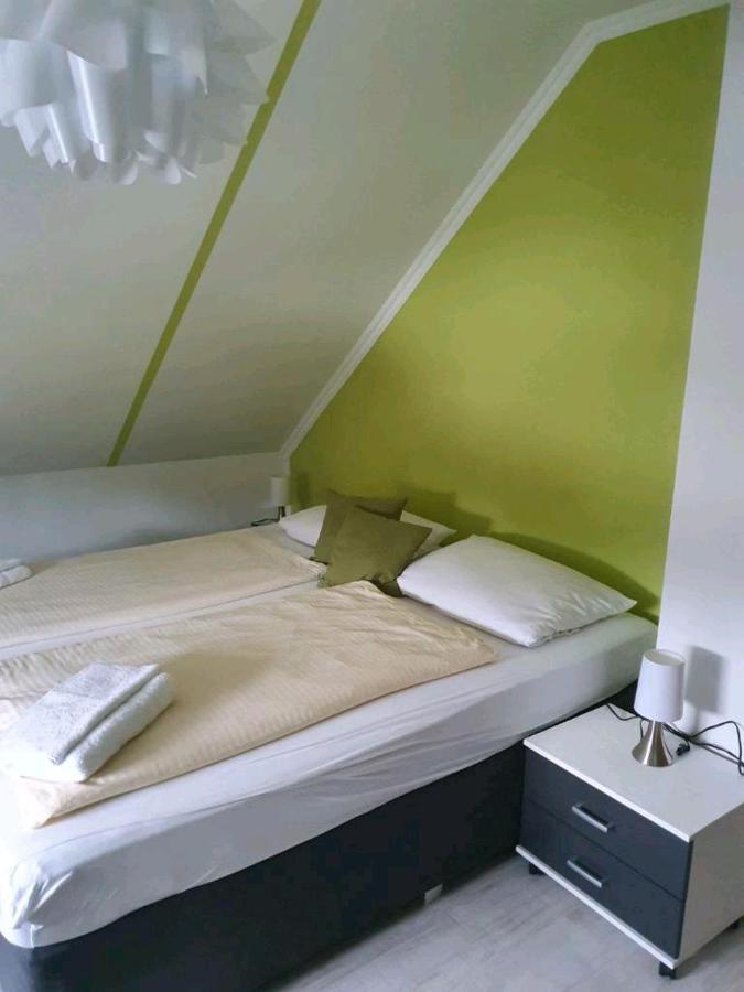 Lindner Ferienwohnungen Und Doppelzimmer Fichtelberg Luaran gambar